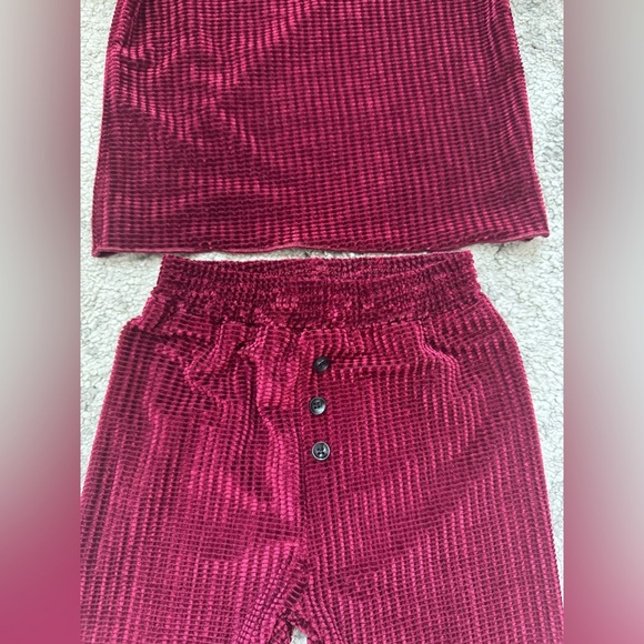 Girls 6 months Burgundy Ruffle Long Sleeve Top and Pants Set - Picture 2 of 3